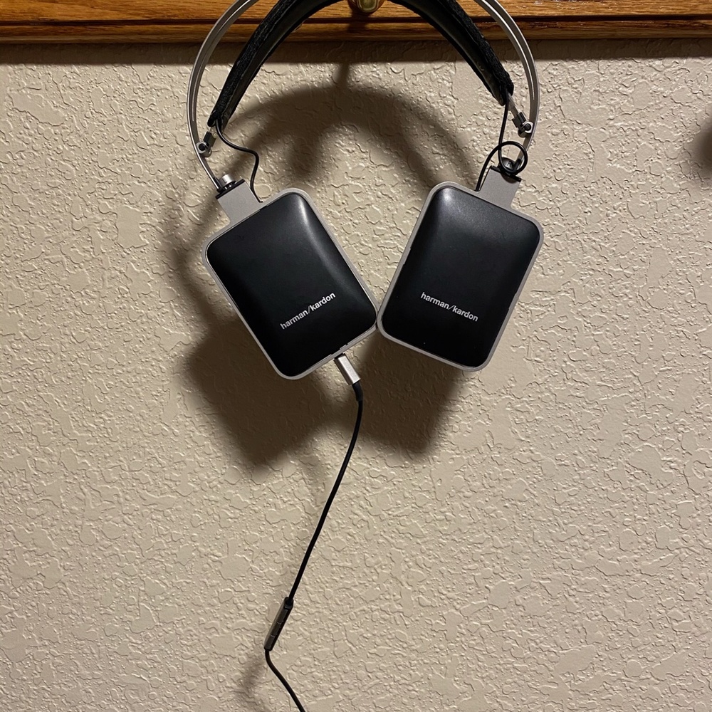 Harman / Kardon Headphones